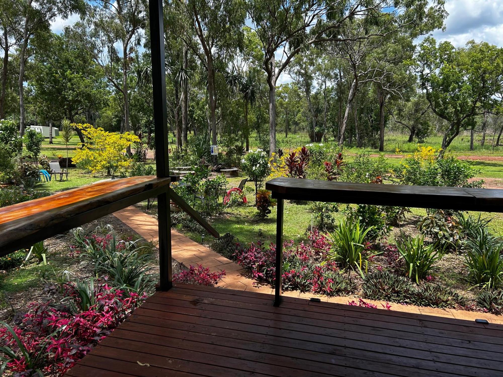 Litchfield Tropical Stay Batchelor Ngoại thất bức ảnh